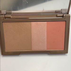 Urban Decay- Naked Flushed Palette